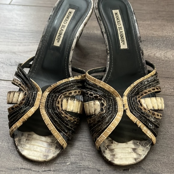 Manolo Blahnik kitten heels - Picture 4 of 4